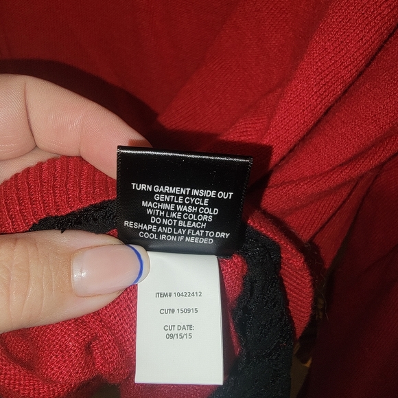 NWT Womens Plus sz 2X Torrid Red Sweater with black Lace Romantic - Picture 5 of 11
